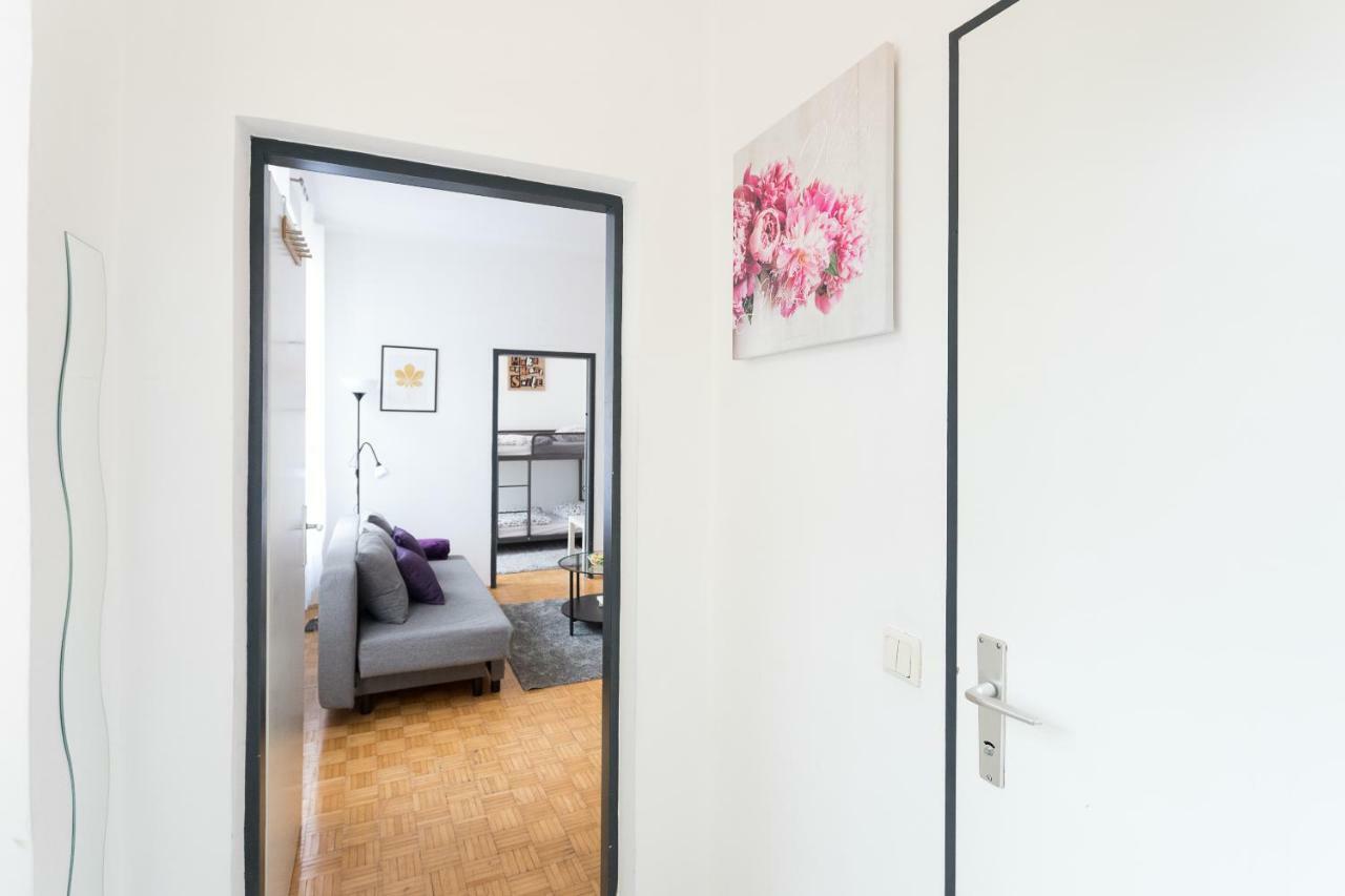Lovely Two Level For Families Apartment