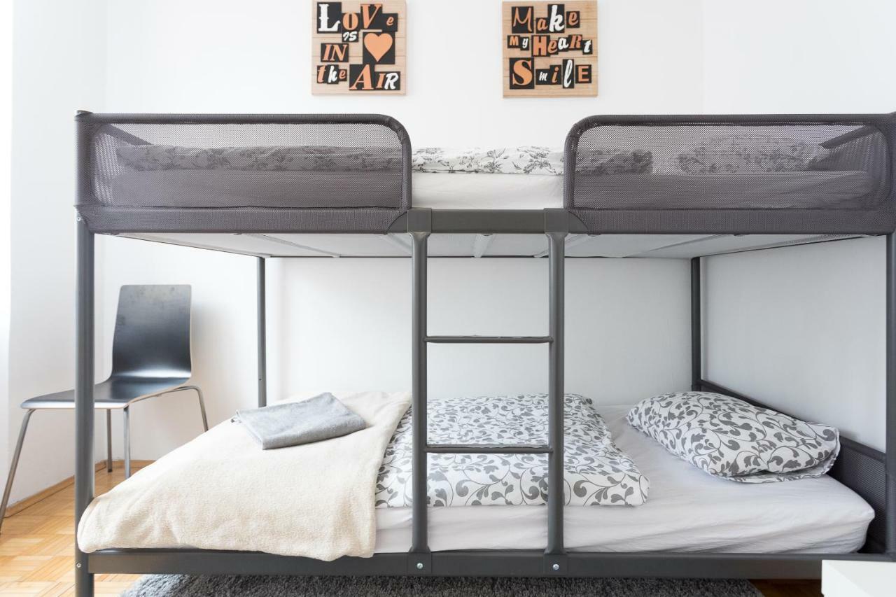 Lovely Two Level For Families Apartamento